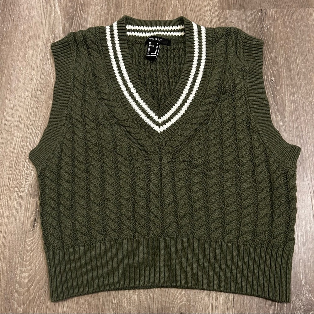 Forever 21 Olive Green Cable Knit V-Neck Crop Sweater Vest with White Trim